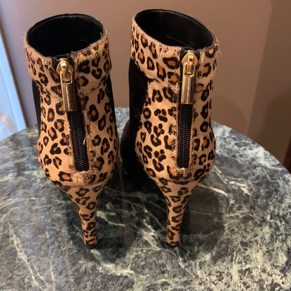 Bandolino Black/Leopard Suede/Nimal Hair Booties sz 8.5 M